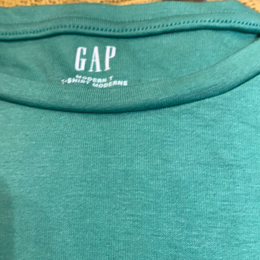 Green Gap T-shirt