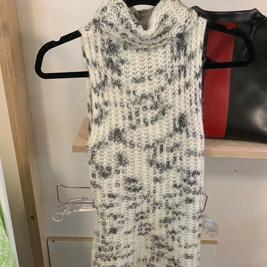 Zara black spotted white knit dress