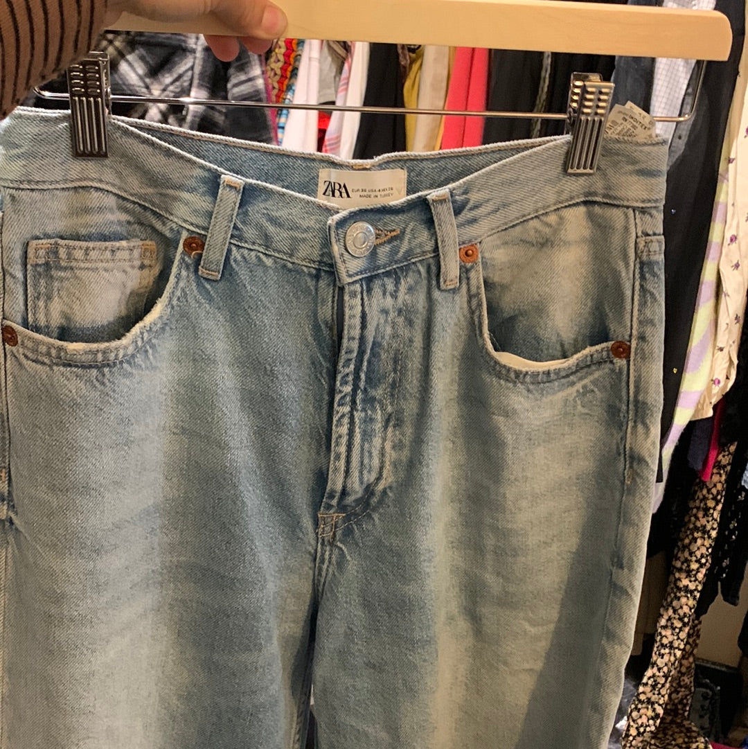 Zara 26 Jeans