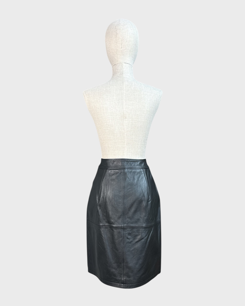 Lurela Hugo black leather skirt, size S