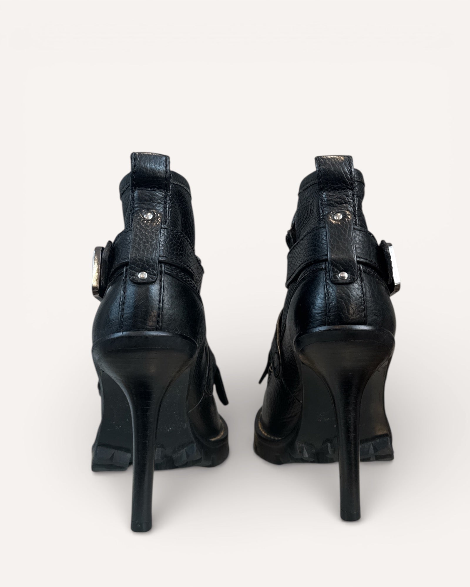 Tory burch black heeled ankle boots, 6