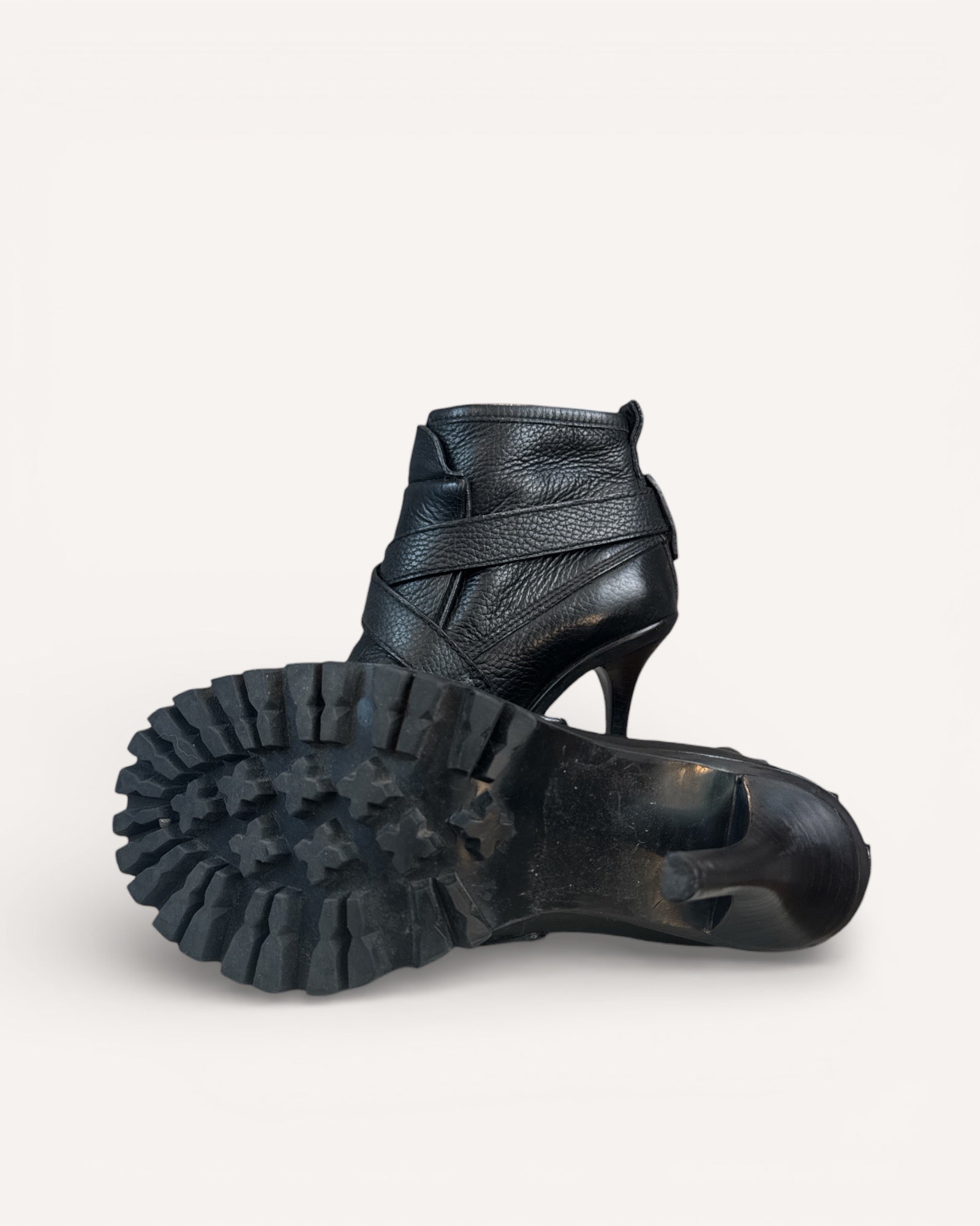 Tory burch black heeled ankle boots, 6