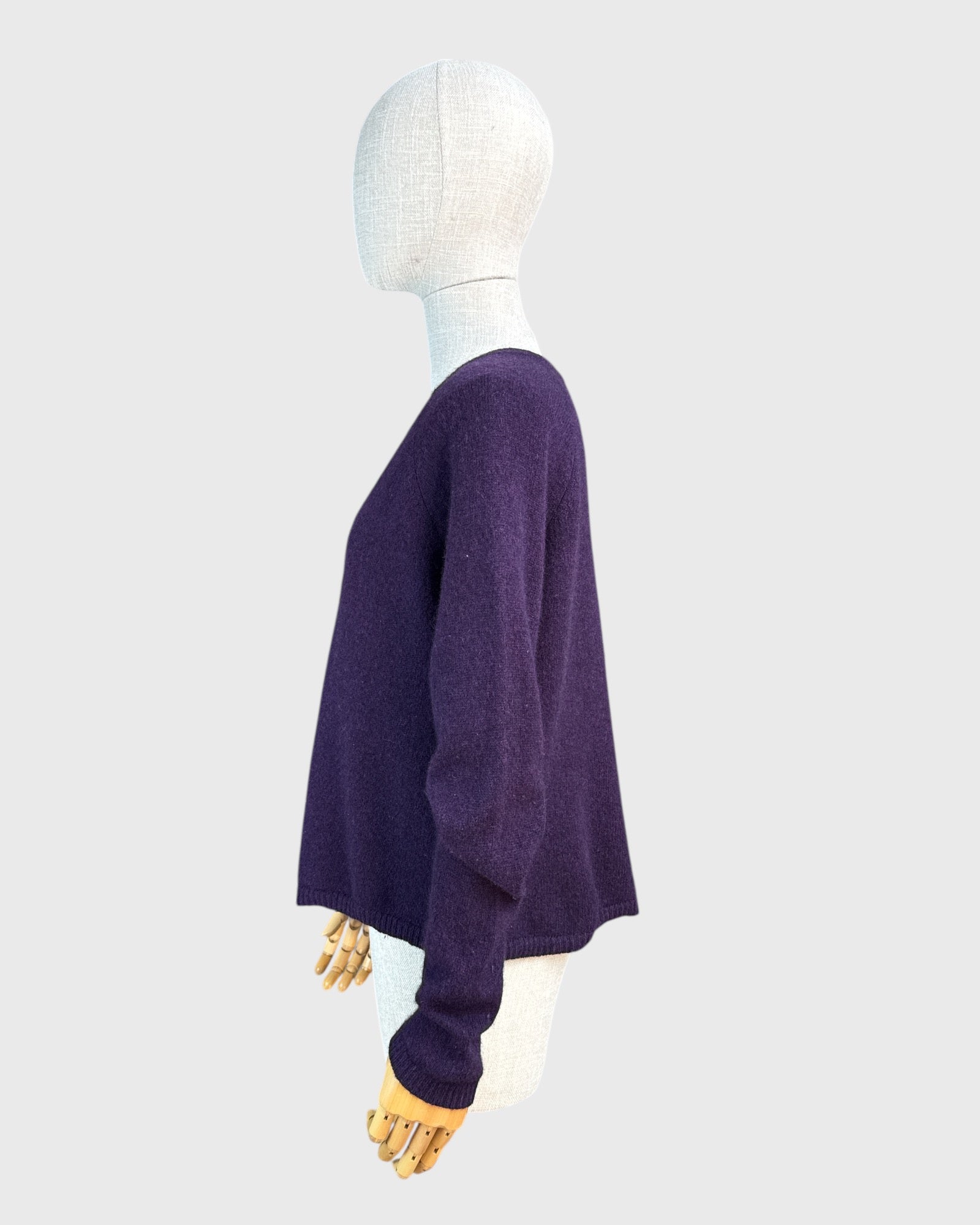 Contemporary 100% cashmere sweater, L