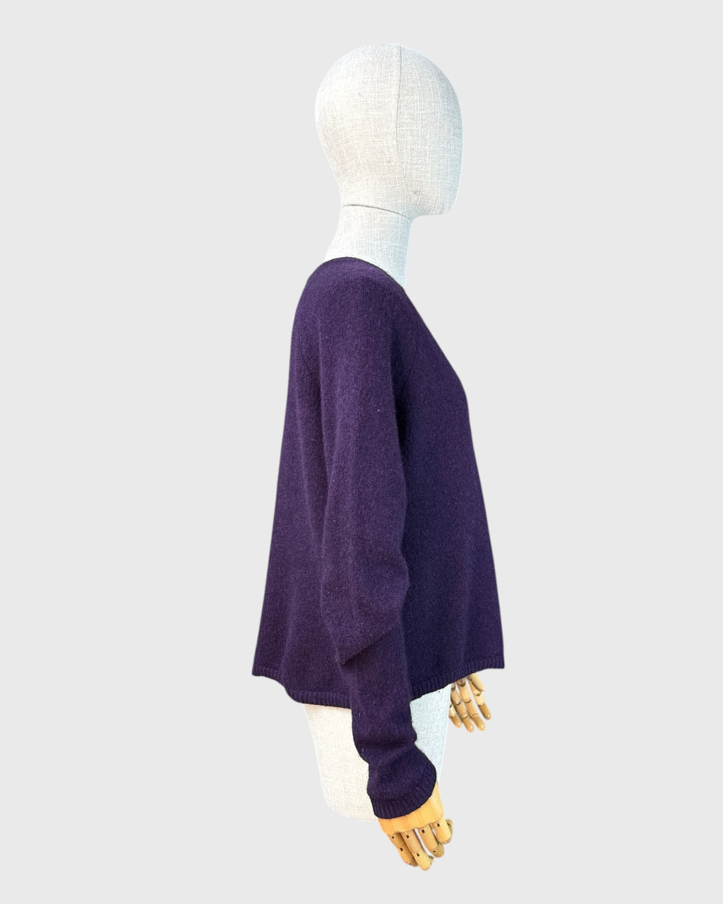 Contemporary 100% cashmere sweater, L