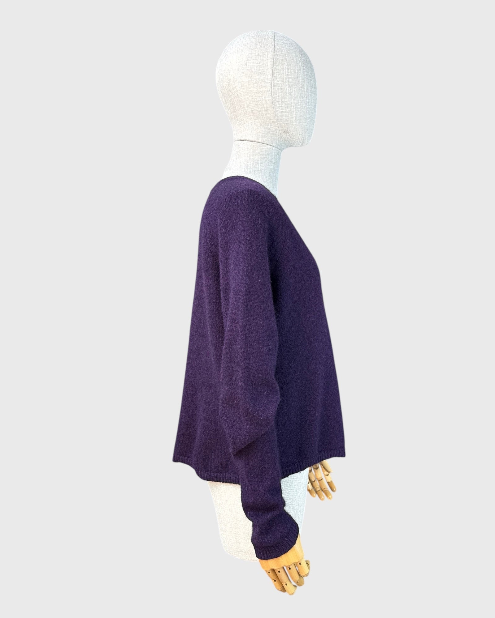 Contemporary 100% cashmere sweater, L