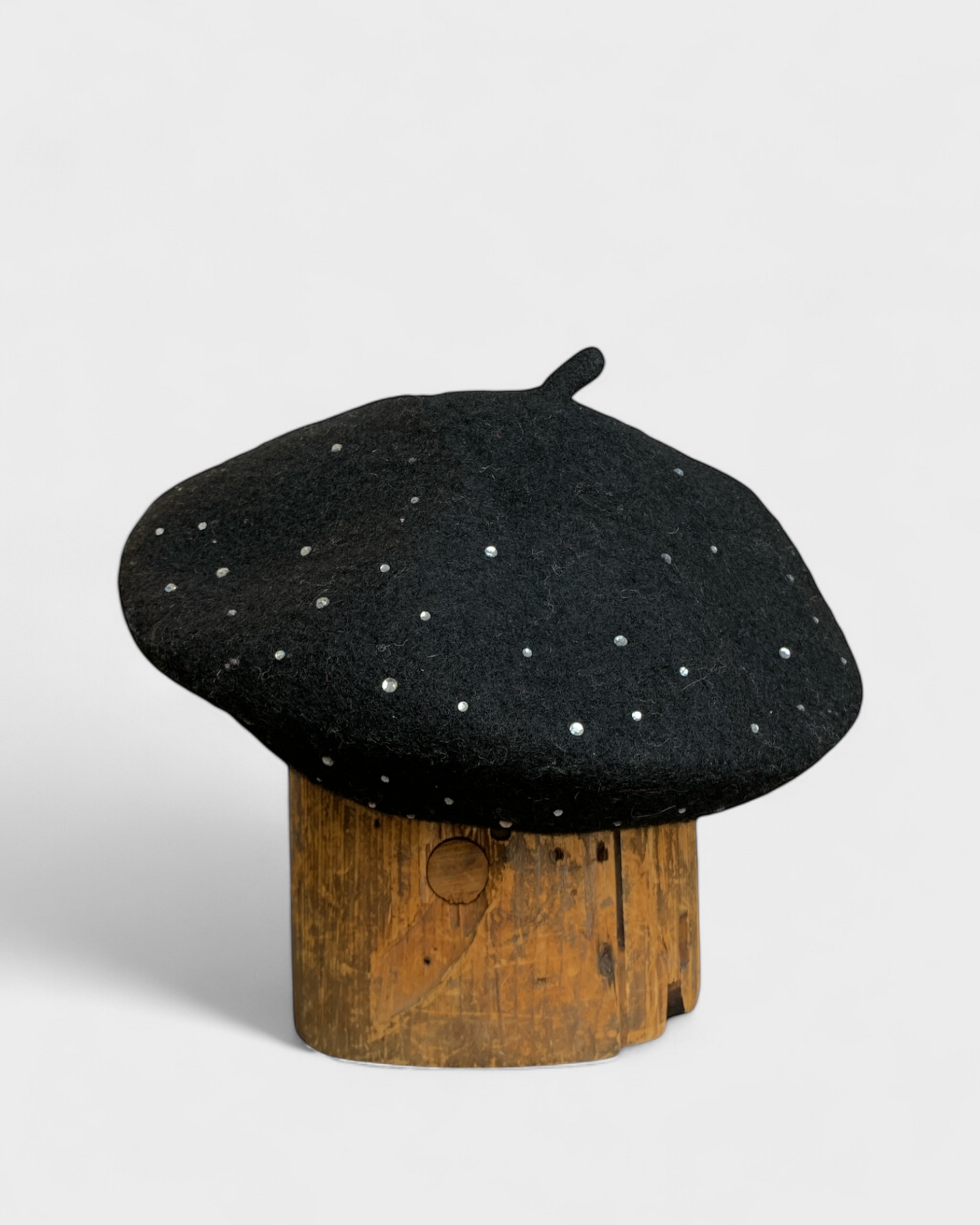 Black diamond beret