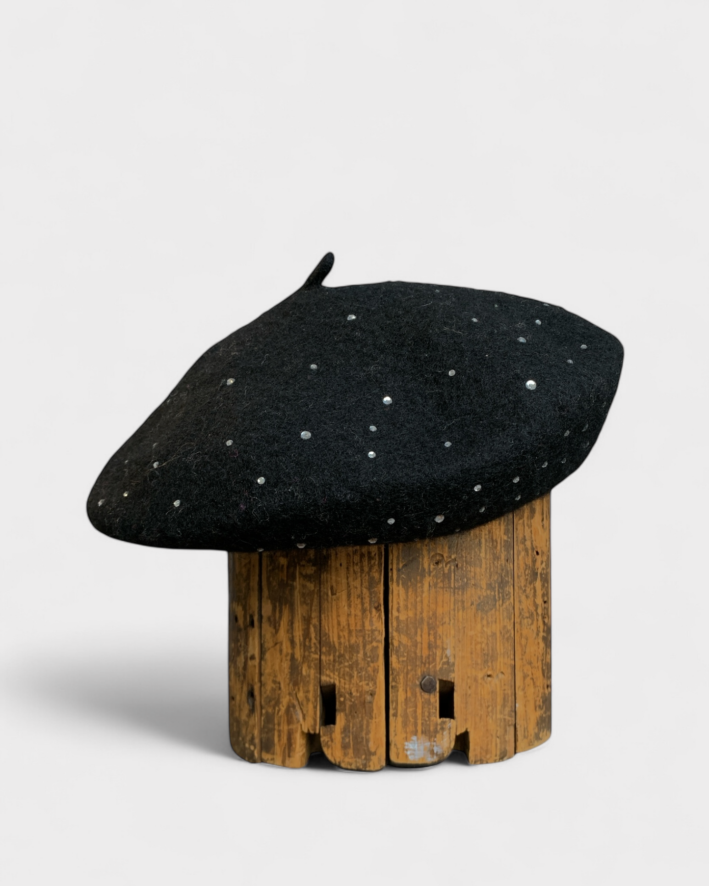 Black diamond beret