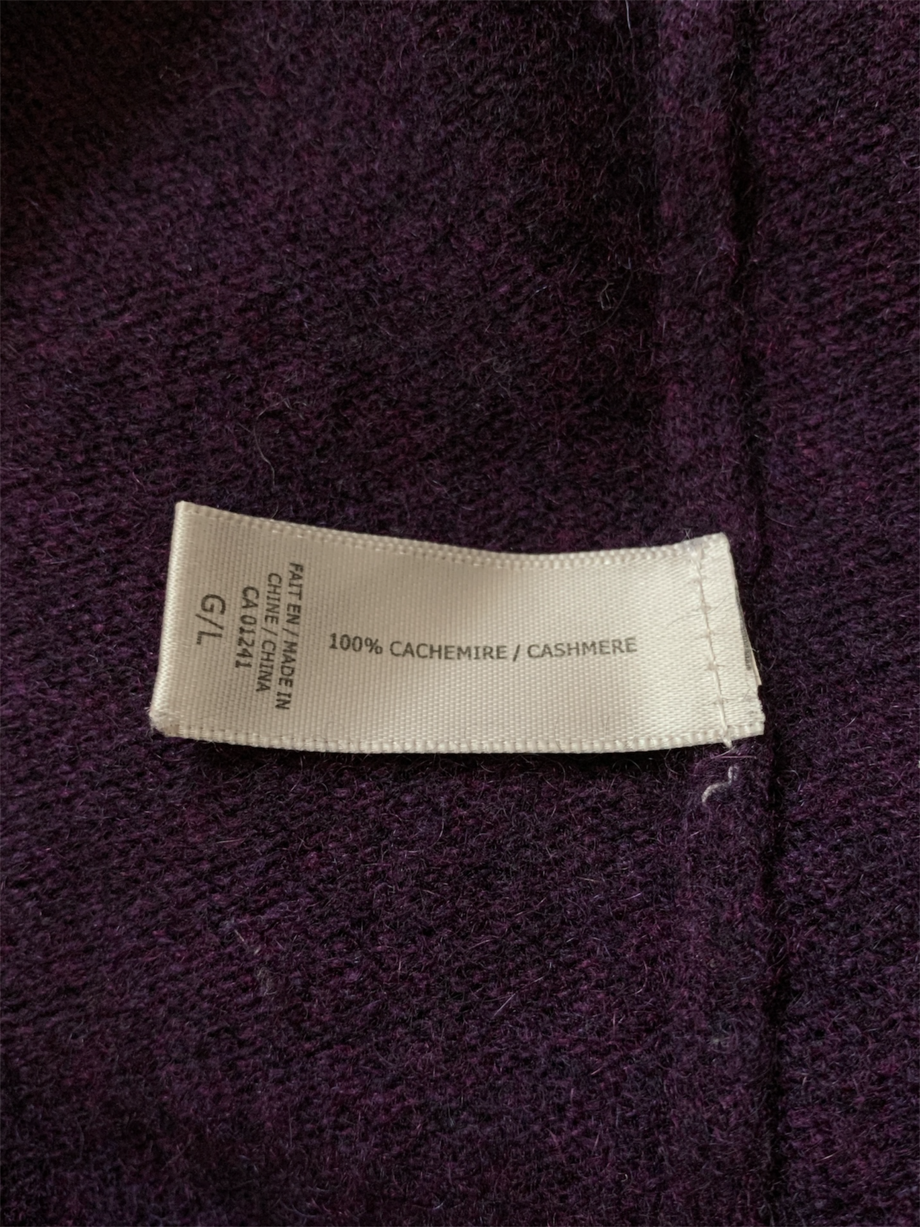Contemporary 100% cashmere sweater, L
