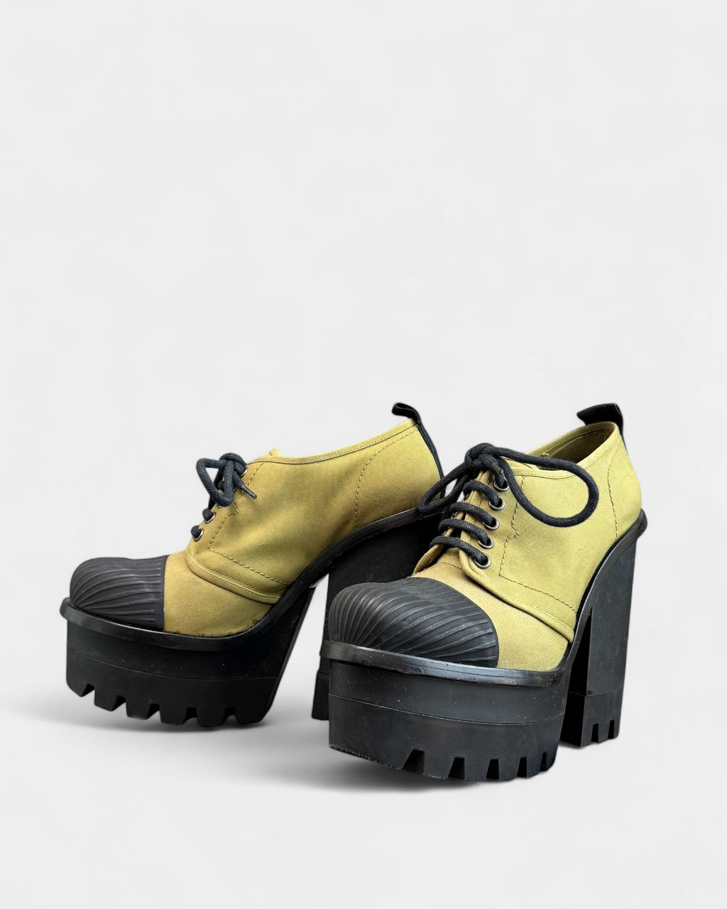 Hunter canvas platform derbies, 6