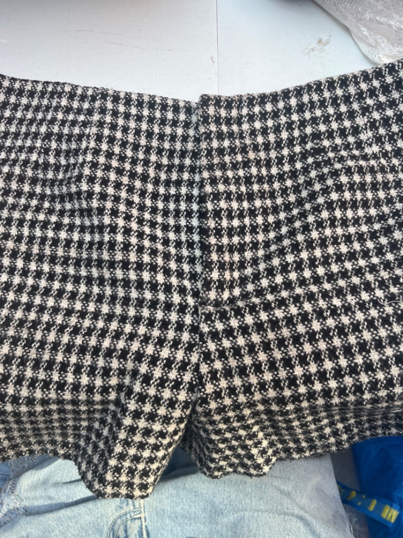 Zara Black White Checkered Shorts, L